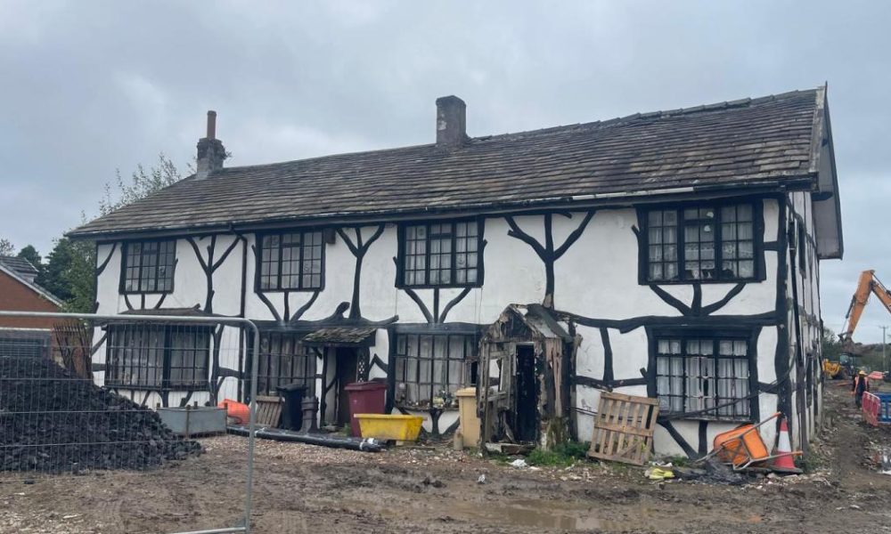 Westhoughton Council discuss plan to change Tudor house to red brick
