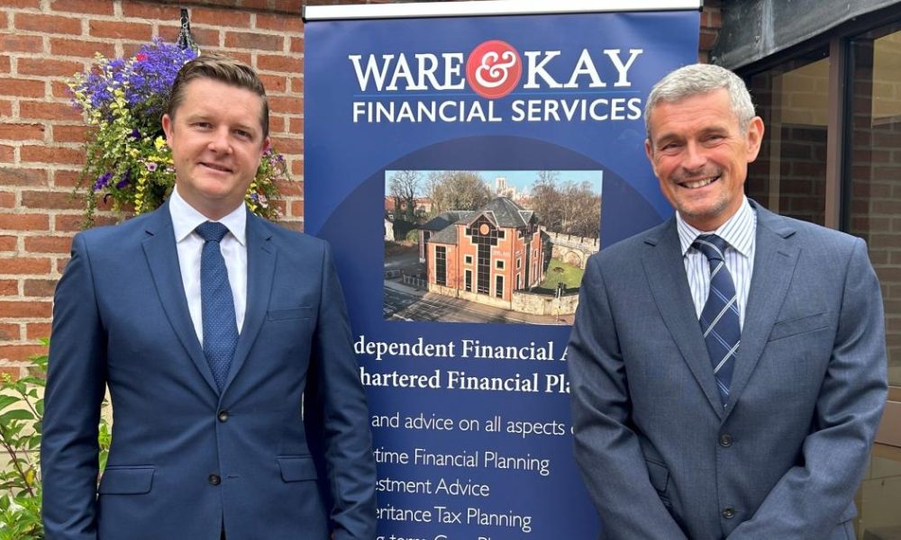 Financial planner with 30 years' experience joins UK firm