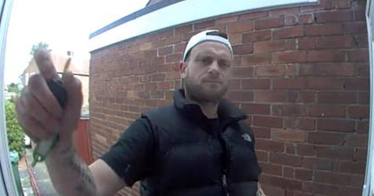 Unregistered fitter used Gas Safe logo on business flyers