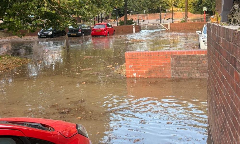Burst water pipe in Leeman Road - low pressure and flooding
