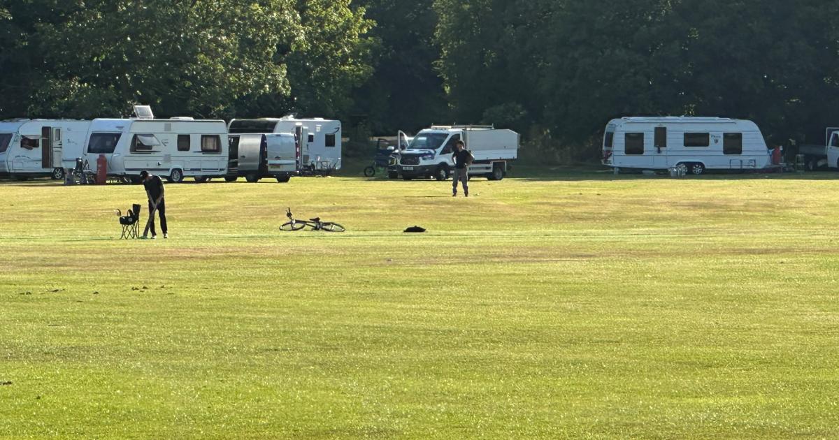 Travellers remain on Moss Bank Park after order to leave
