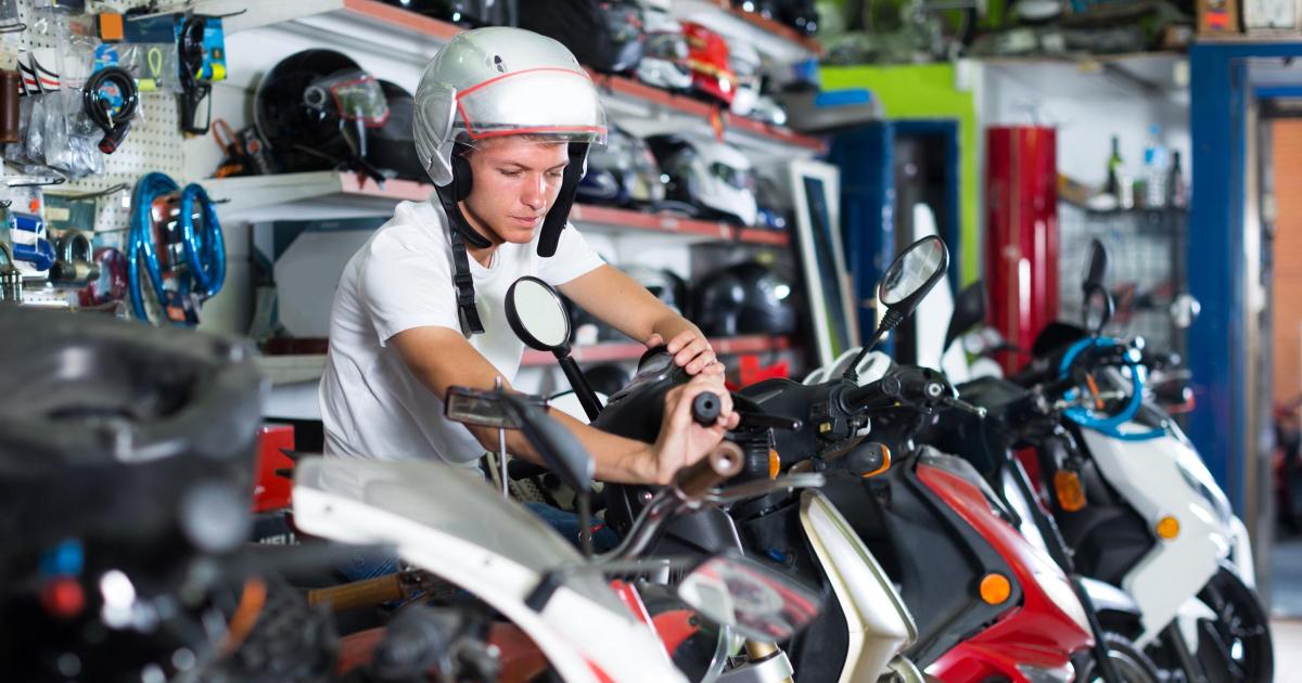 UK motorbike retailer closes after entering administration