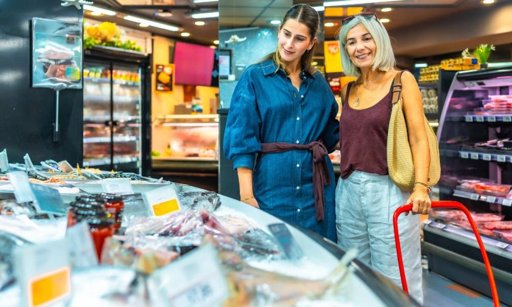Warning signs that supermarket fish is not actually fresh