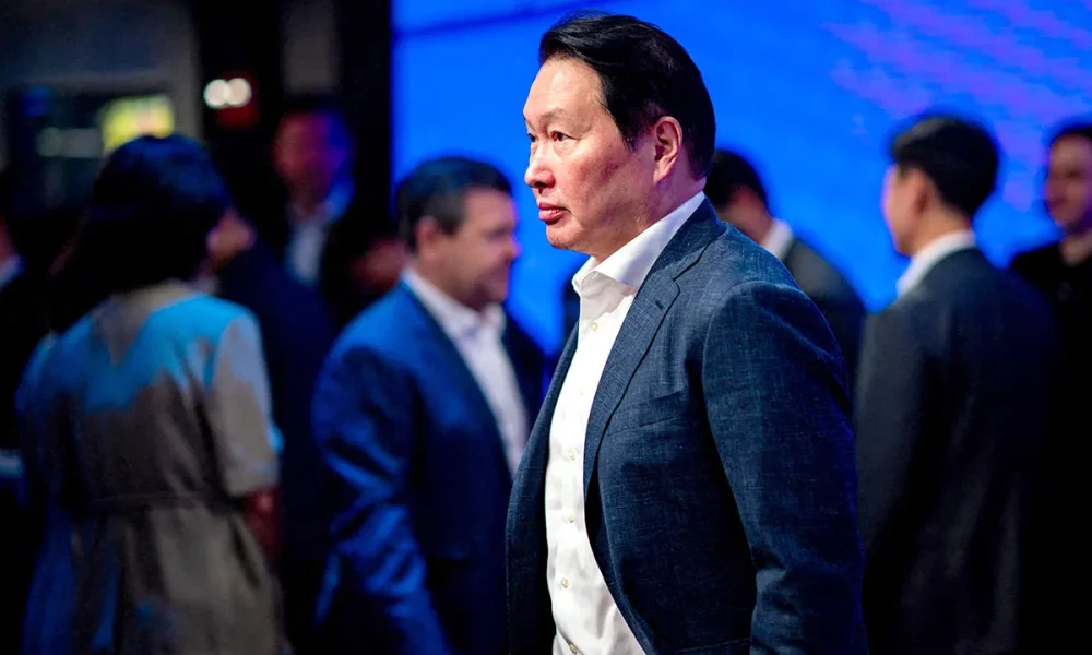 SK Group chairman ordered to pay ex-wife record $645M in divorce