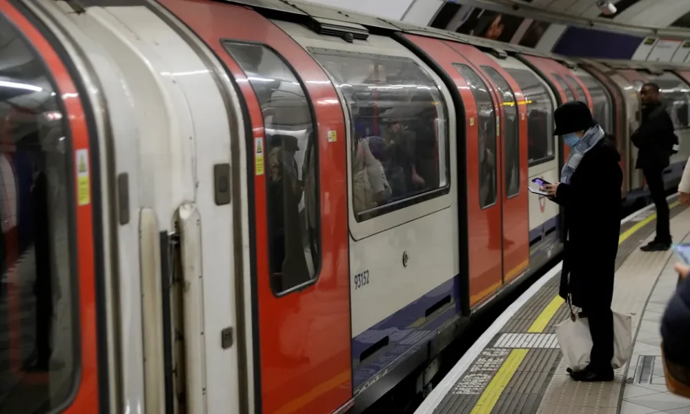 Travellers Are Learning Why The London Underground Is Always So Warm Hot
