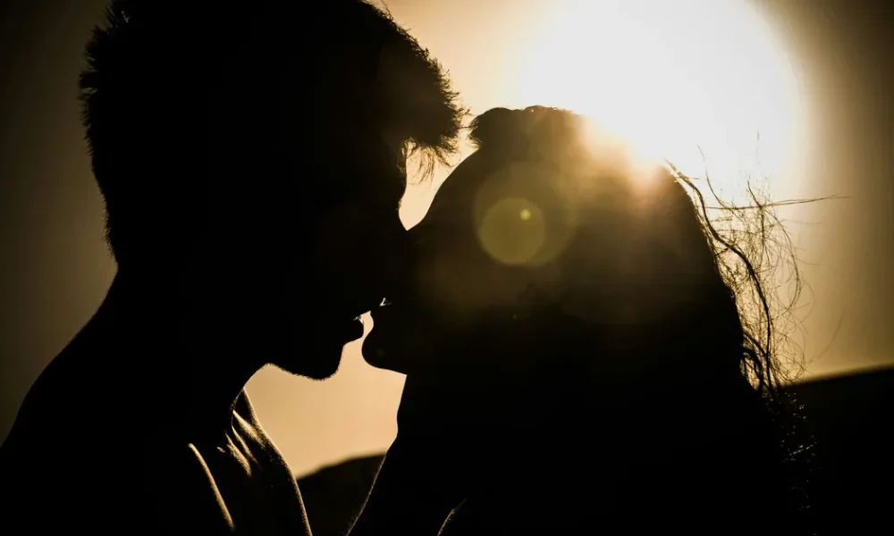 5 Health Benefits That Come From Kissing