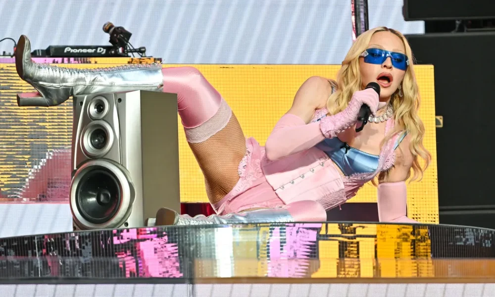 Madonna's Confessions II Reaches Number One In UK Albums Chart As Danceteria Goes Top 40
