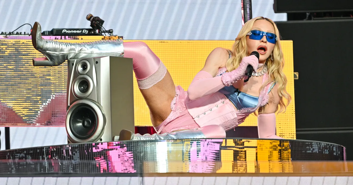 Madonna's Confessions II Reaches Number One In UK Albums Chart As Danceteria Goes Top 40