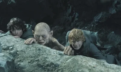 Elijah Wood and Sean Astin In The Lord Of The Rings: The Return Of The King, with Andy Serkis' character Gollum