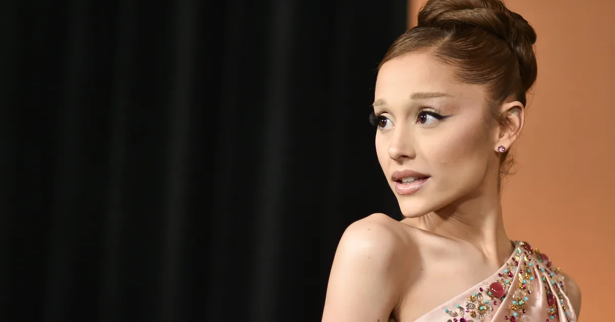 Ariana Grande Teases Rumours She And Ricky Alvarez Are Back Together
