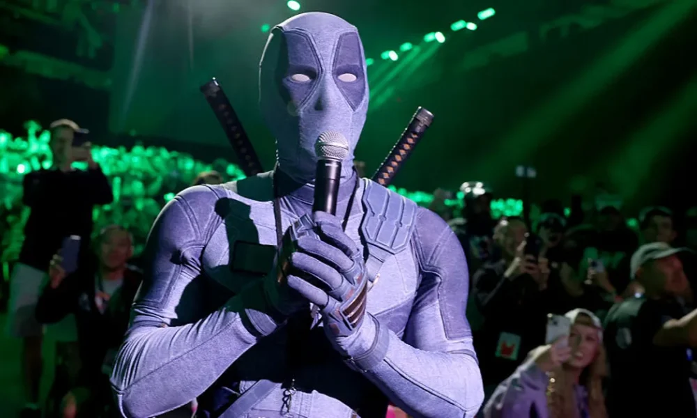 The Joke Behind Ryan Reynolds' Surprise Deadpool Suit