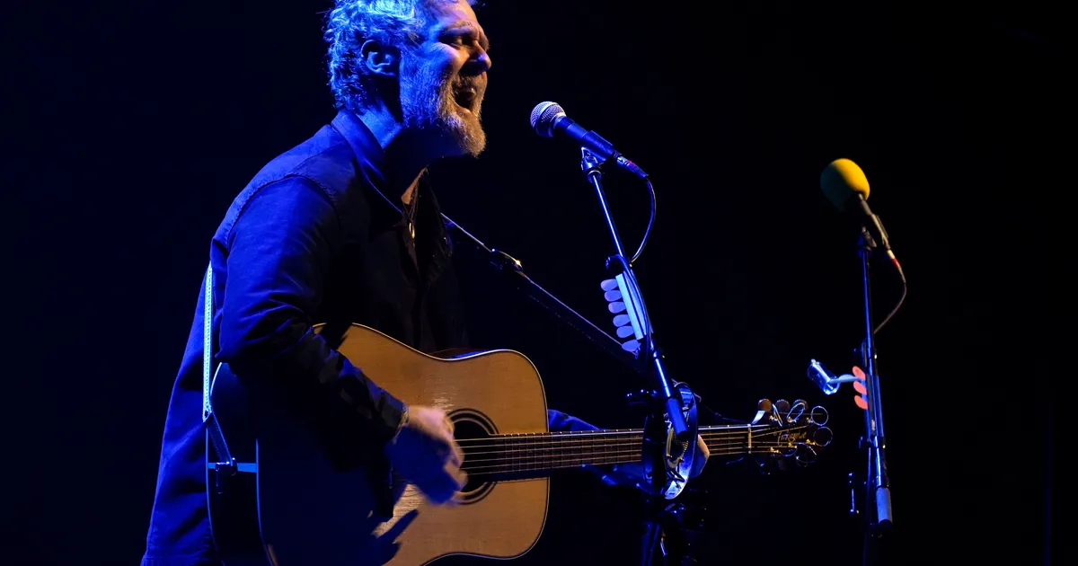 Glen Hansard: Tributes From Bono, Springsteen, Zegler & More