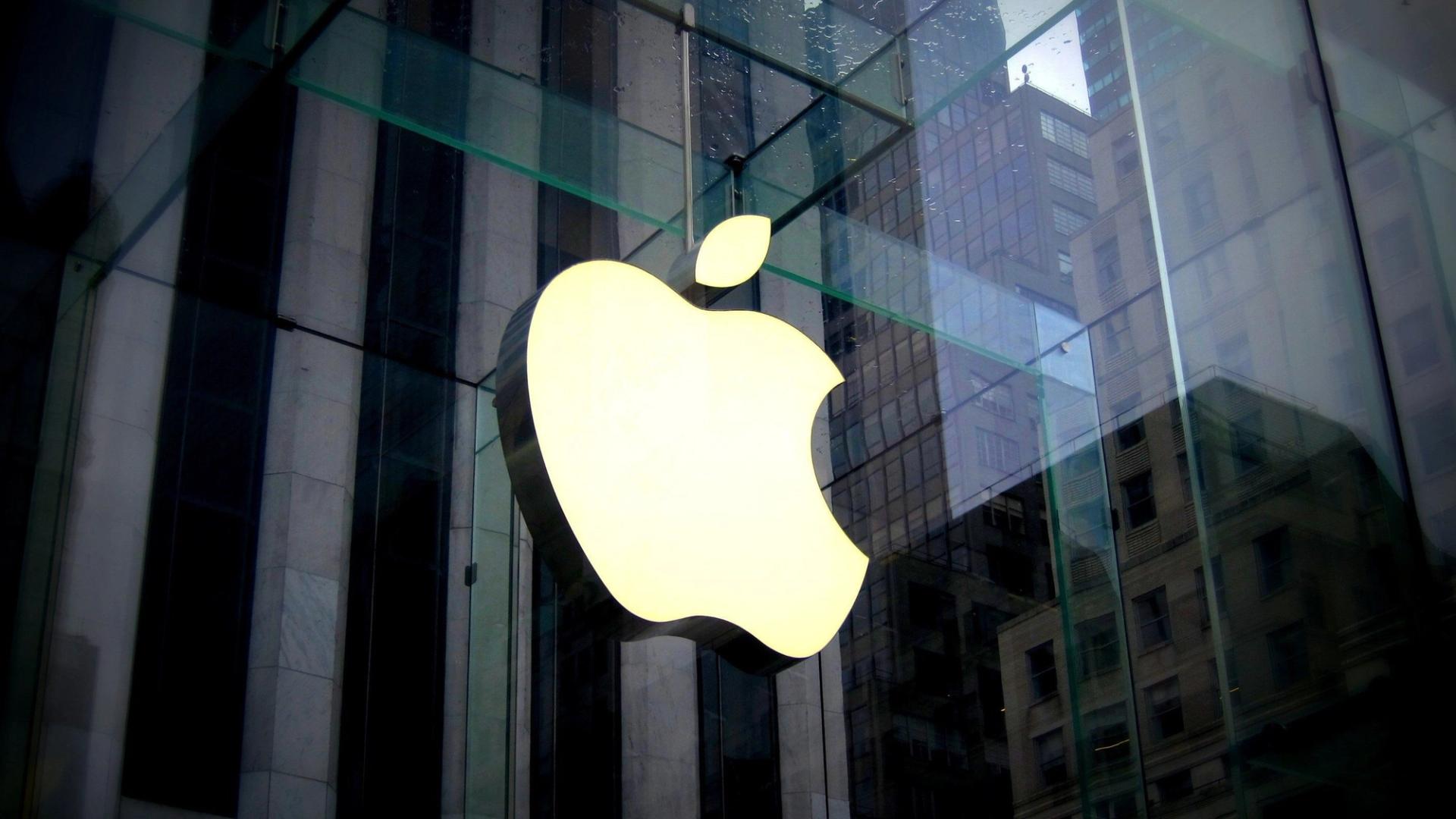 Apple left fake bitcoin wallet on App Store after $875,000 theft report, lawsuit says