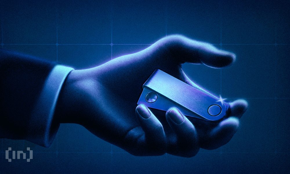 Using an iPhone as Crypto Wallet? ZachXBT and Roman Storm Weigh In
