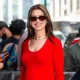Anne Hathaway Baby Bump