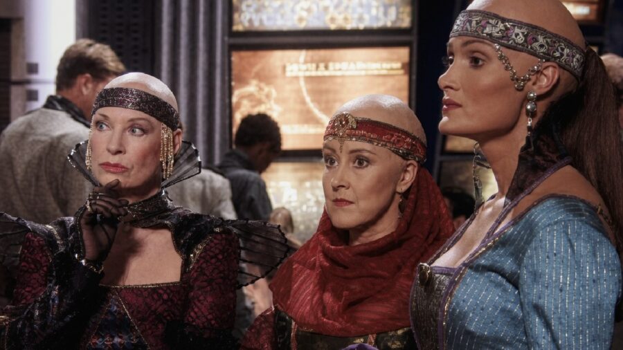 Babylon 5 Explores Love, Loss, And Ex-Wives In An Early Season Stand-Out