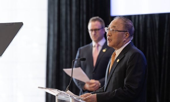 Chinese diplomats rally against protectionism at Perth forum