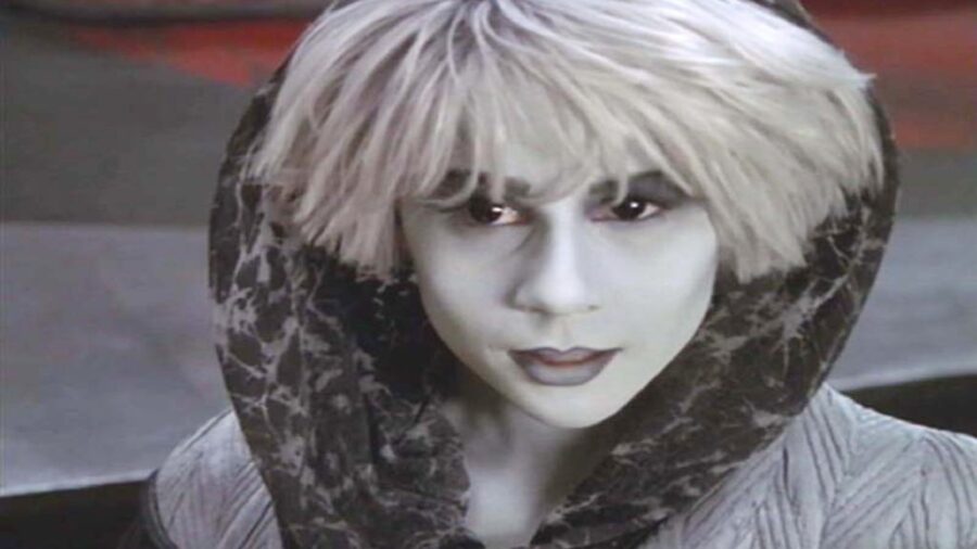 Farscape Breakout Stars Showed Off Their Hidden Talents On Screen