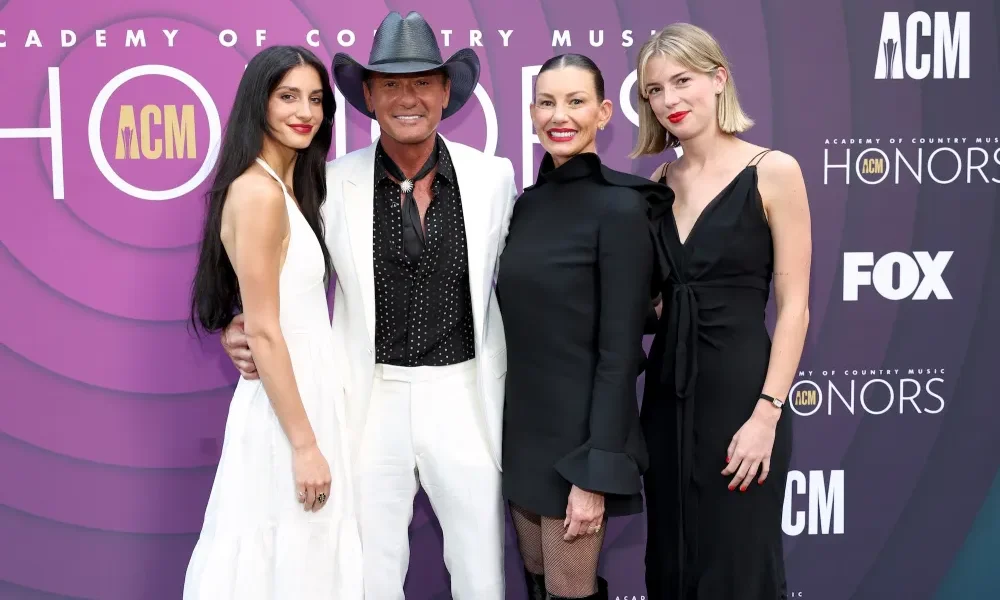 Tim McGraw and Faith Hill's Daughter Audrey Makes Rare Appearance at Dad's Concert, Sings Mom's Song