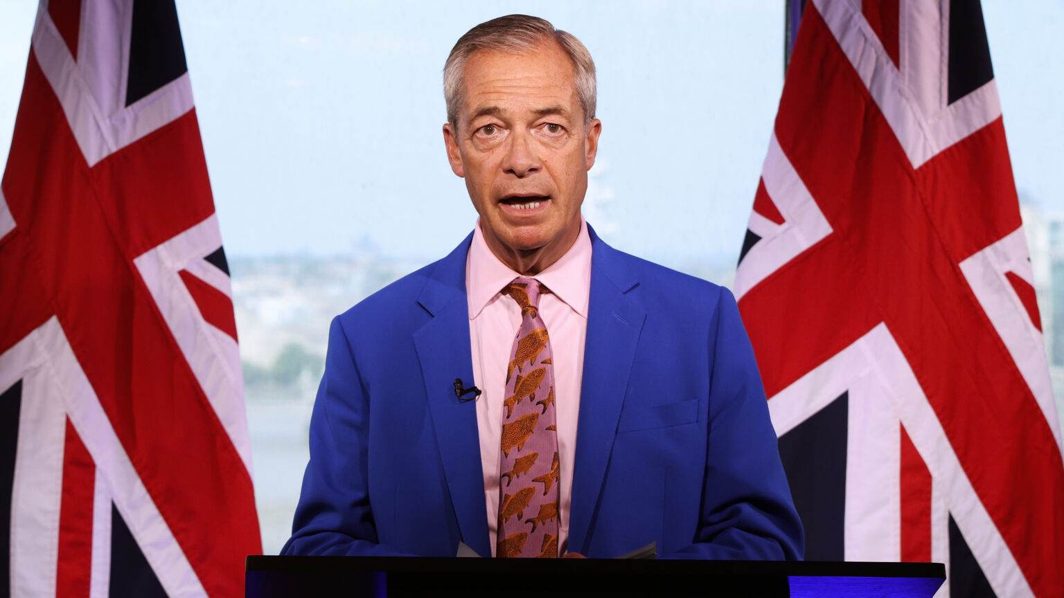 Nigel Farage lays down the gauntlet