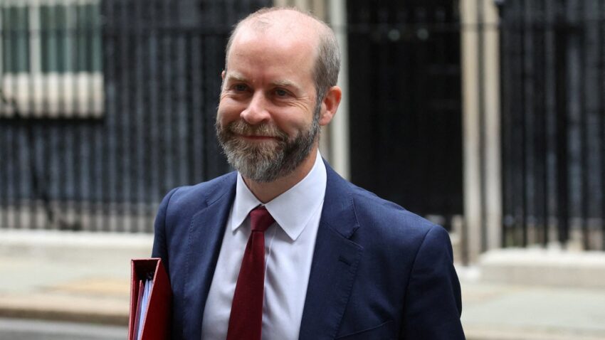 Jonathan Reynolds returns as business secretary