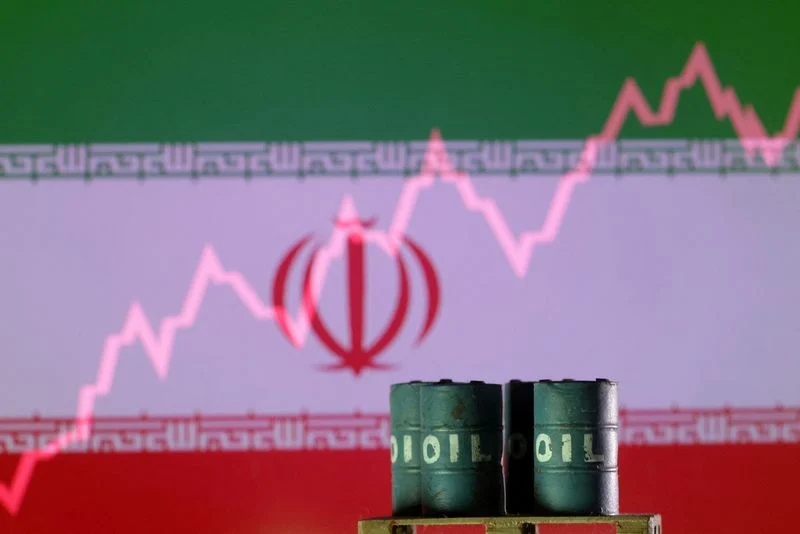 Exclusive-Iran exploring oil sales to Japan, buyers seek longer sanctions waiver, sources say