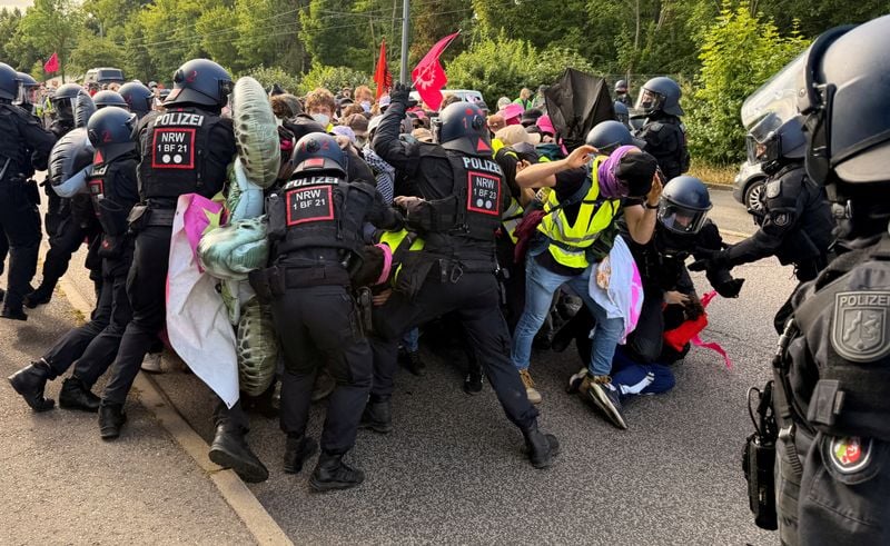 Thousands protest in Germany against far-right AfD