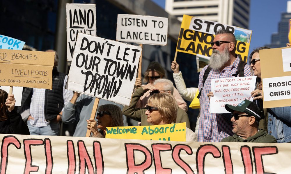 Lancelin residents take coastal erosion plight to Perth