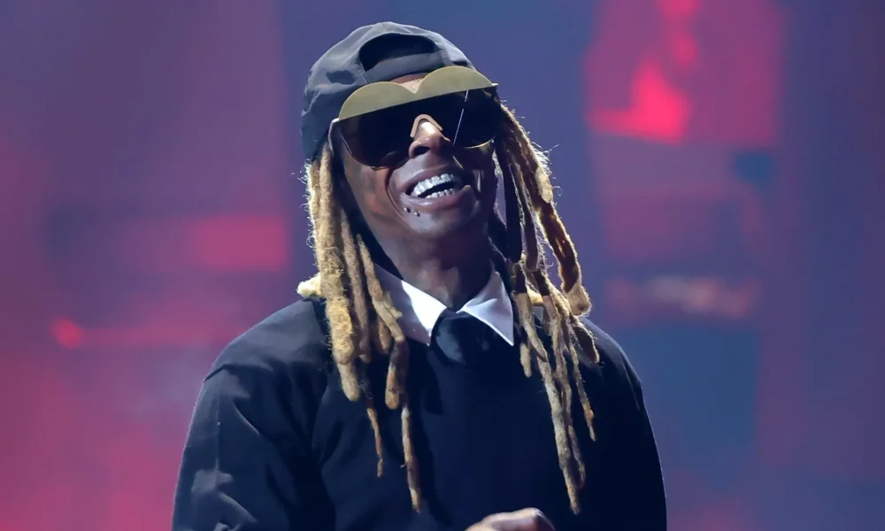 Lil Wayne Sets Off Timelines After Flexing His Abs & Fans Say Y'all Must've Forgot