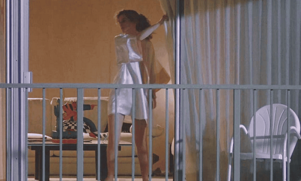 Raunchy, R-Rated 90s Crime Comedy Proves Why Hiding A Body Should Be Left To The Pros