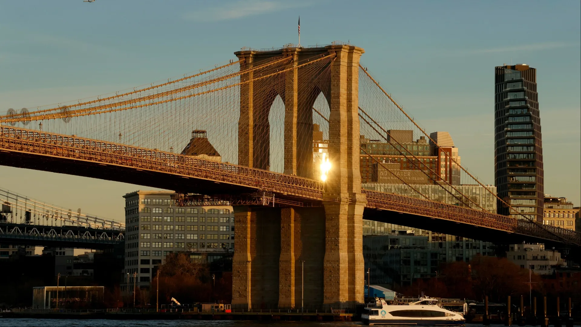 NYPD rescues woman NYPD Brooklyn Bridge NYPD woman woman Brooklyn Bridge NYPD rescues woman Brooklyn Bridge