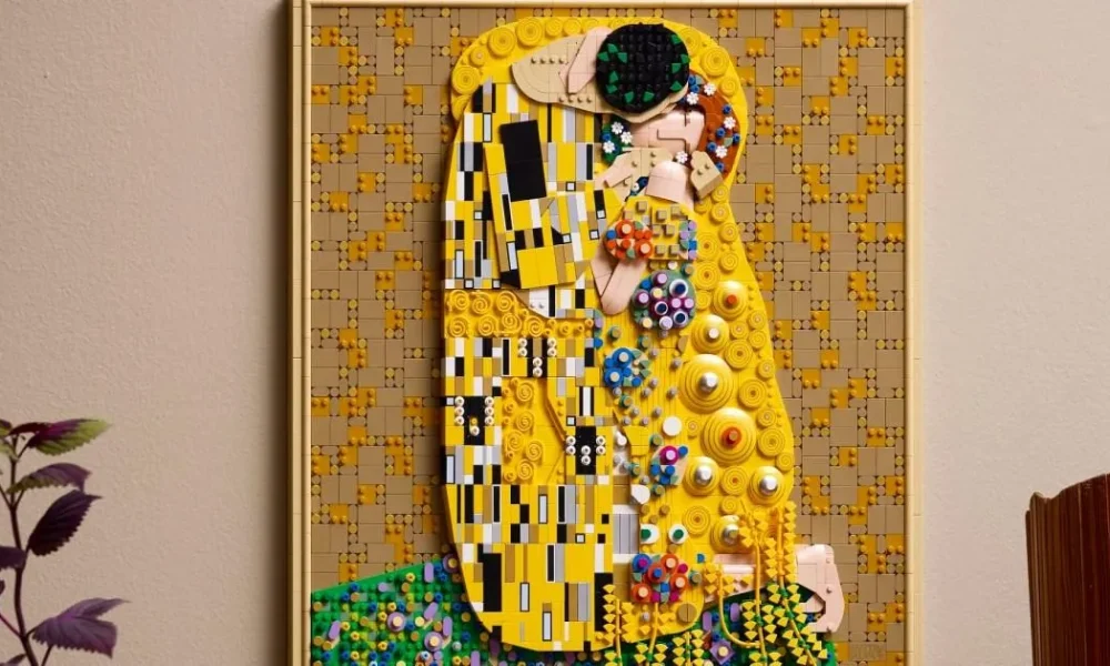 Lego’s latest art set is a literal masterpiece with Gustav Klimt’s The Kiss