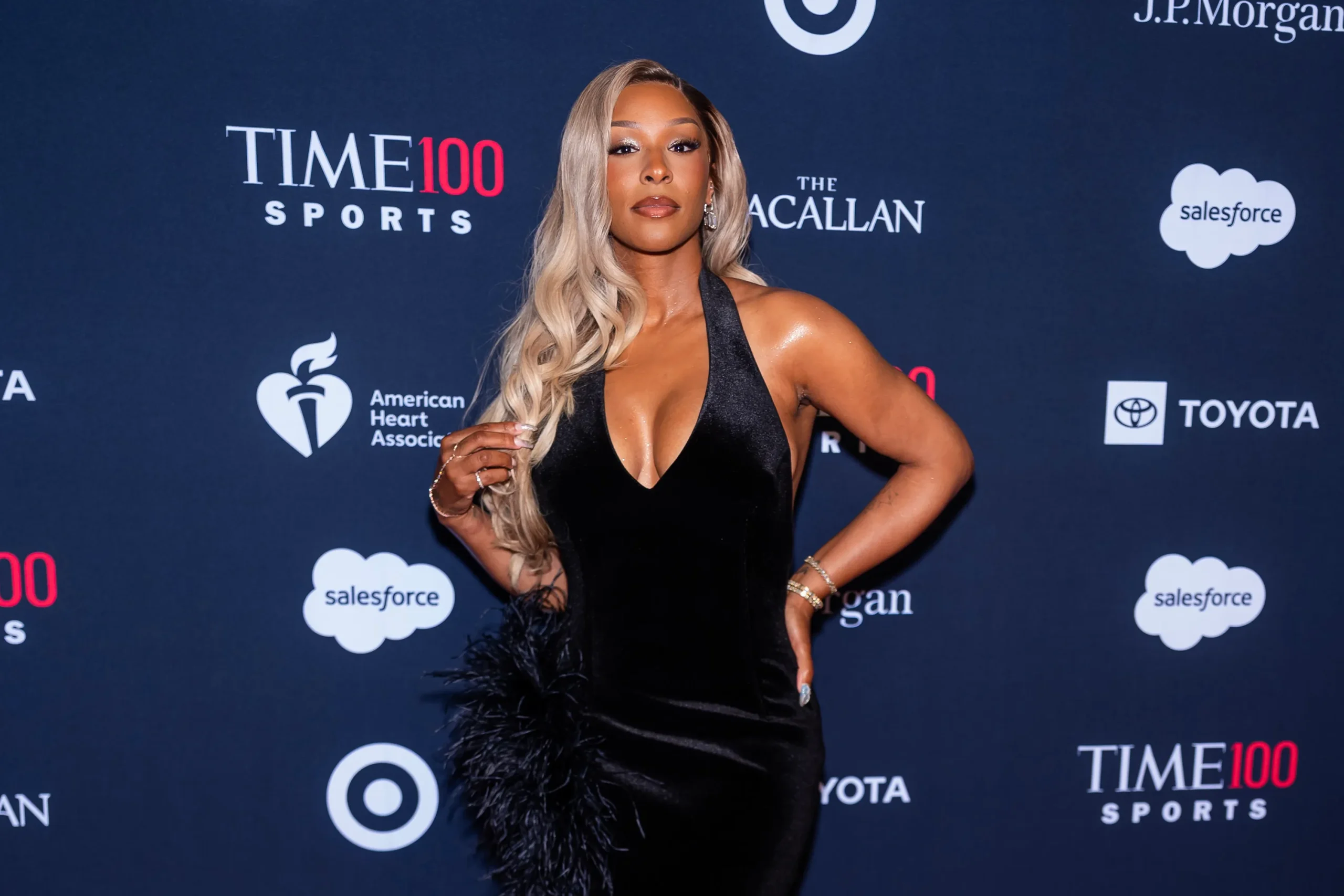 Sheesh! Savannah James’ New Photos Have The Internet Going Up & Reminding LeBron He’s Blessed (PHOTOS)