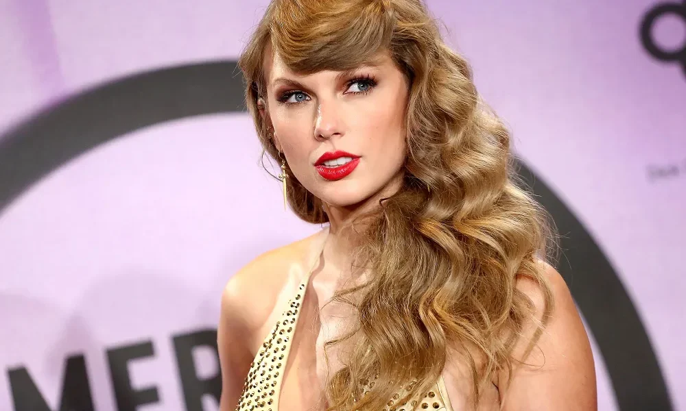 Taylor Swift’s Family Guide- Meet the Singer's Supportive Parents and Younger Brother