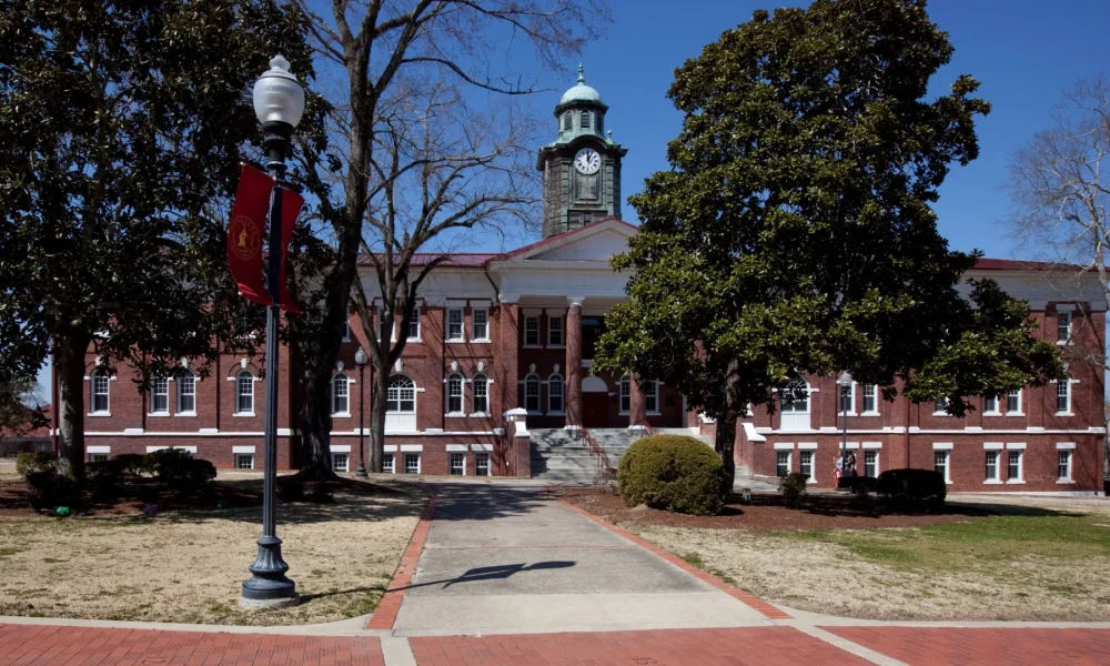 Tuskegee University bans bonnets do rags dress code online debate