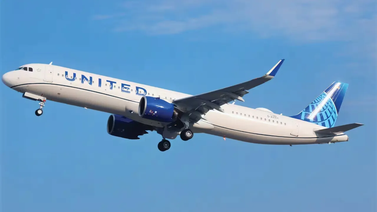 Judge lets United window seat lawsuit move forward