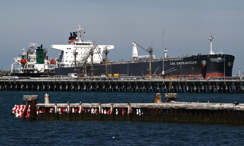 Aussie shares recover losses but Hormuz risk remains