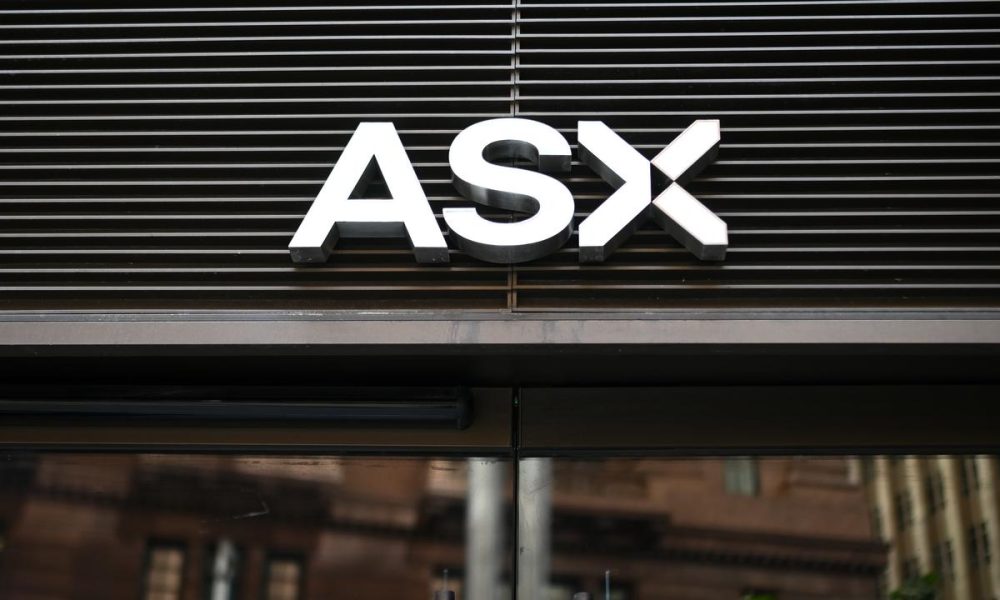 Australian shares snap losing streak but end week lower