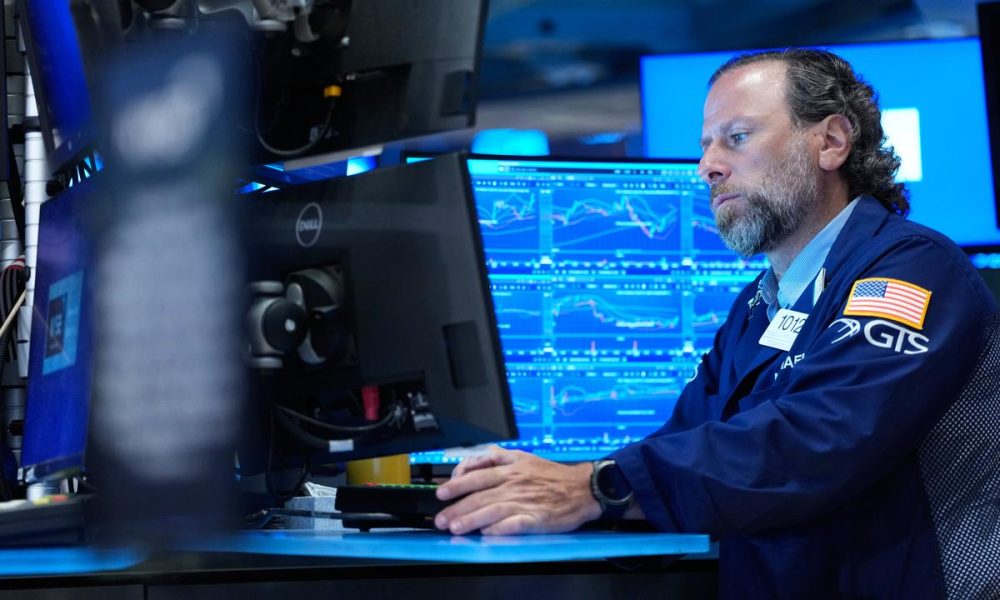 Wall Street ends higher as investors turn to earnings