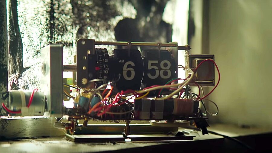 Netflix Sci-Fi Time Loop Thriller Overlooked For Years Shatters All Expectations