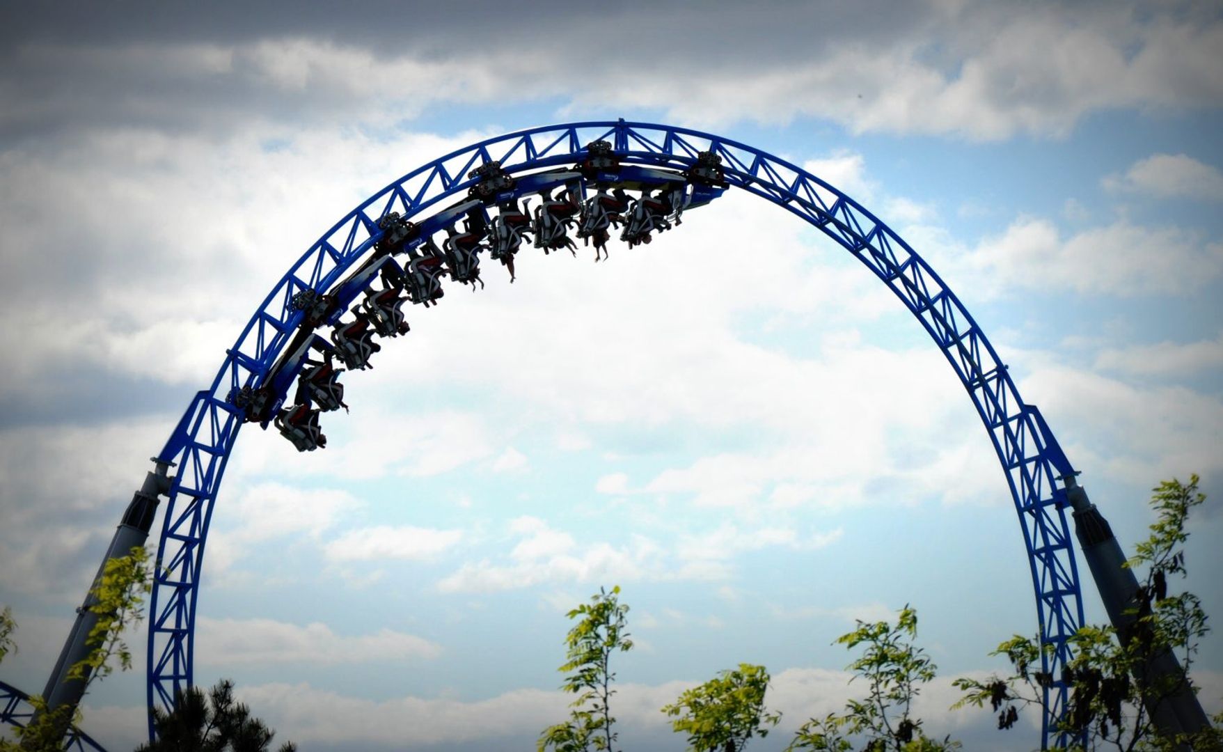 Bitcoin pops to $63,900, then reverses, as week begins