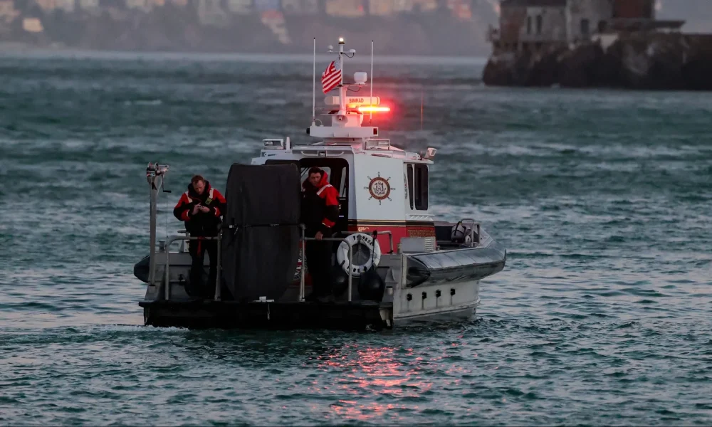 One Person Dies After Boat Capsizes In San Francisco While Heading To Memorial Service (VIDEO)