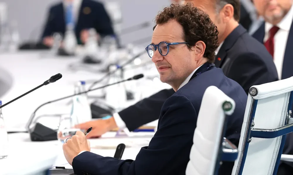 Anthropic absent from open AI alliance letter, Amodei denies ban push