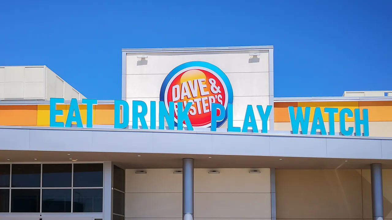 Dave & Buster’s launches nationwide ‘Rave & Buster’s’ tour
