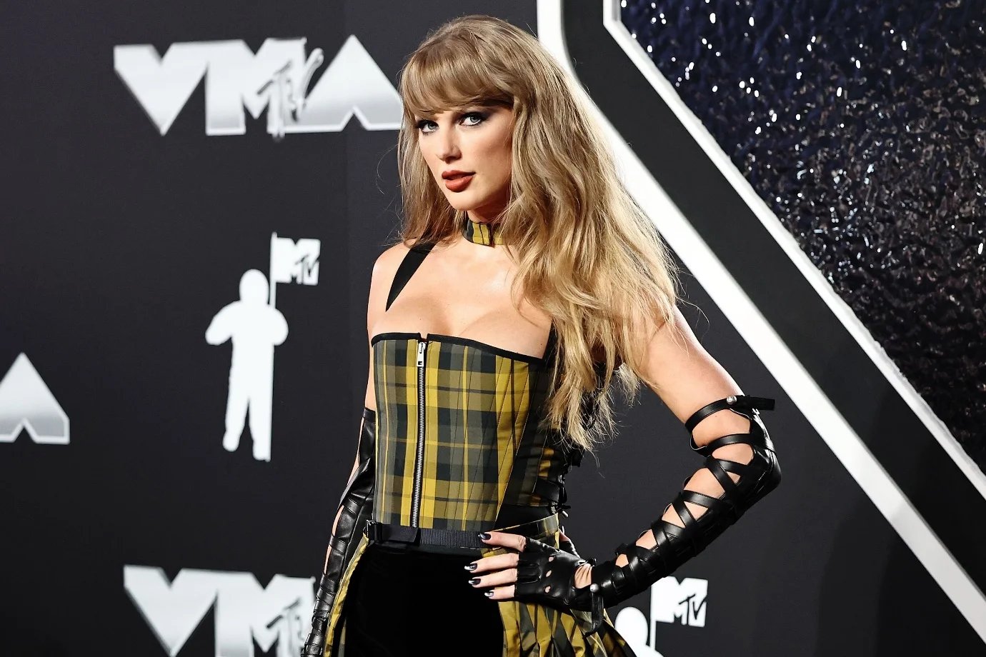 Taylor Swift and Travis Kelce Tie