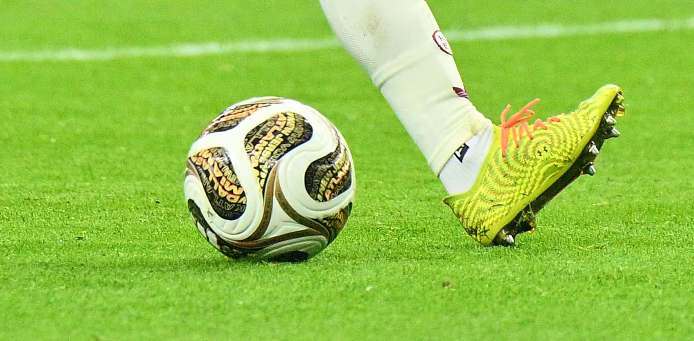 Geometry, football and the World Cup final