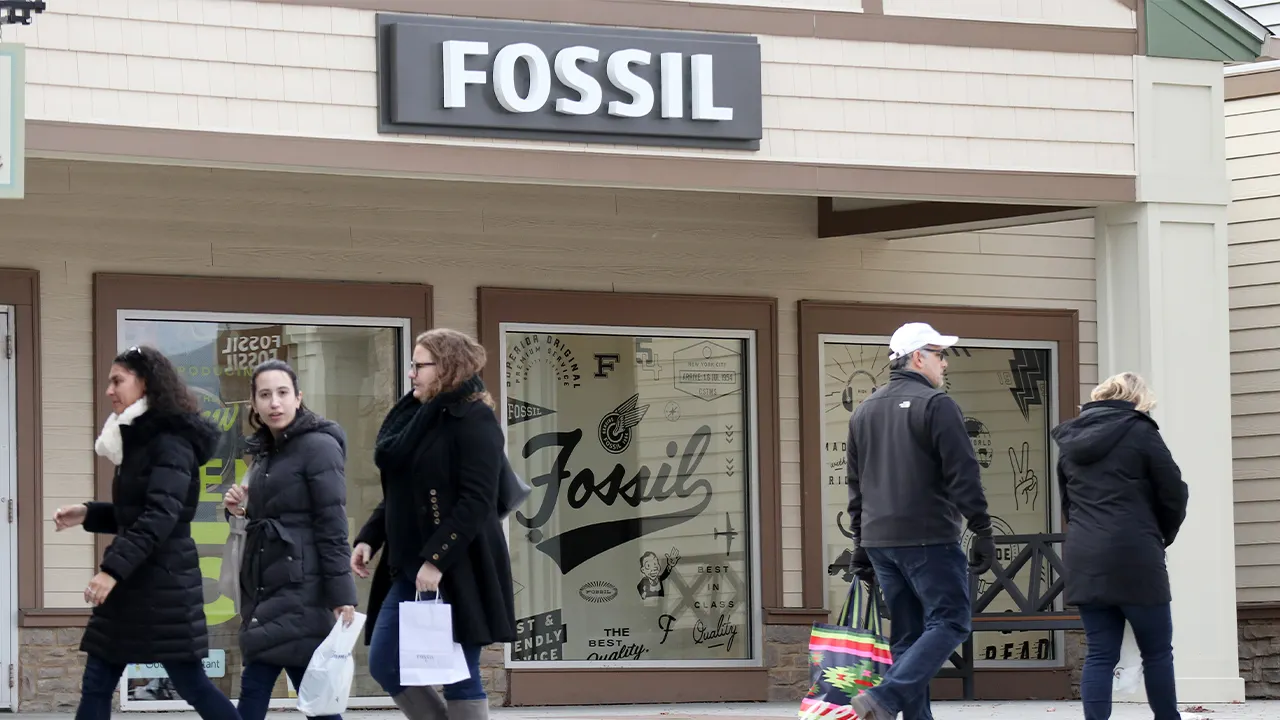 Fossil to close up to 15 stores in 2026 as turnaround plan shrinks retail footprint