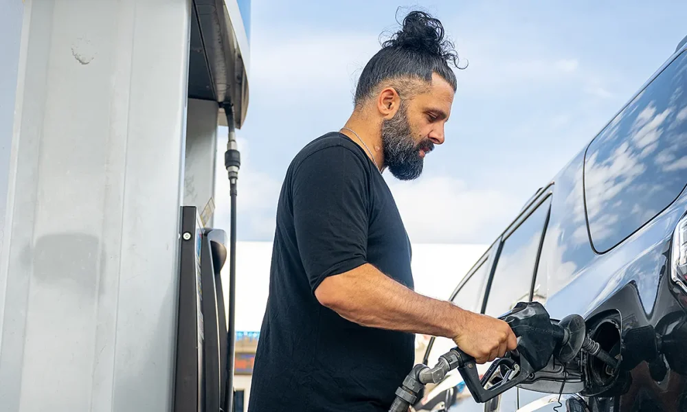 White House presses gas stations for consumer price relief