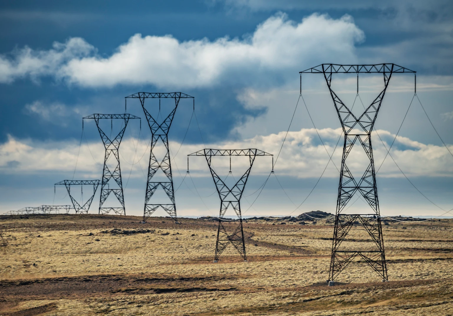 Quanta Services: Buy The Bottleneck Between AI And Energized Power (NYSE:PWR)