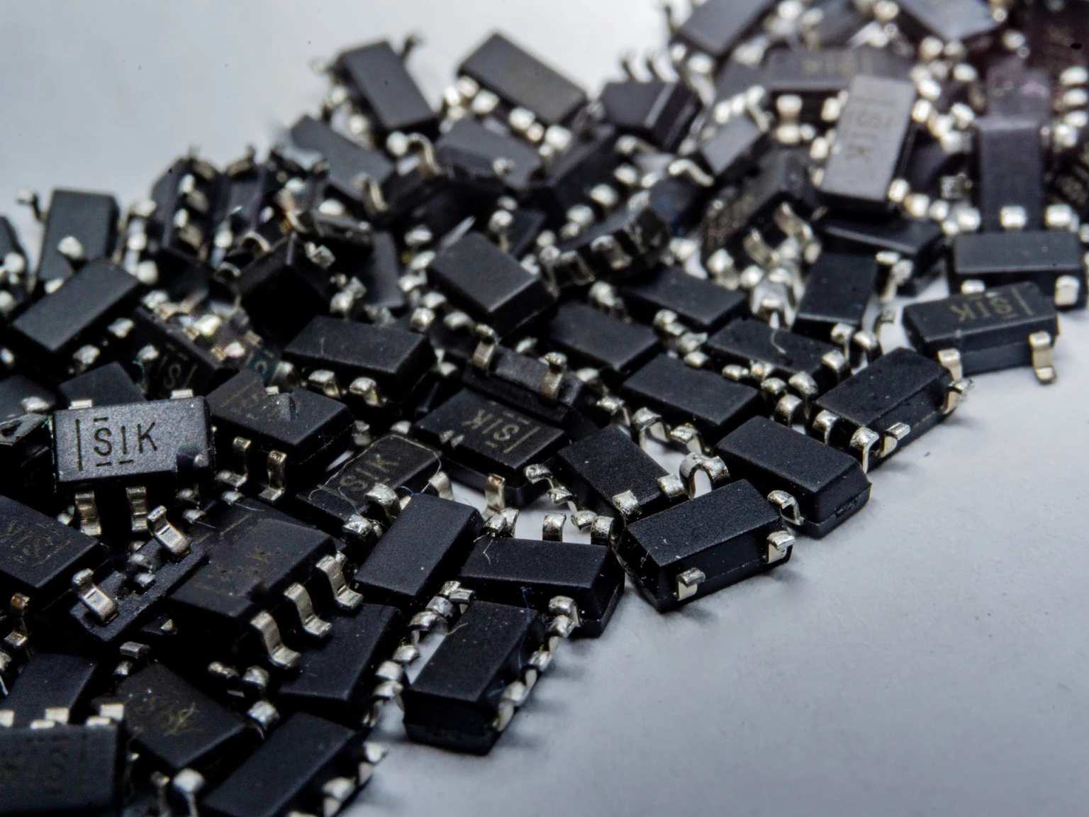 CHPY Vs. DRAM: Buy The Diversified De-Risking Route, Hold The Memory Bet